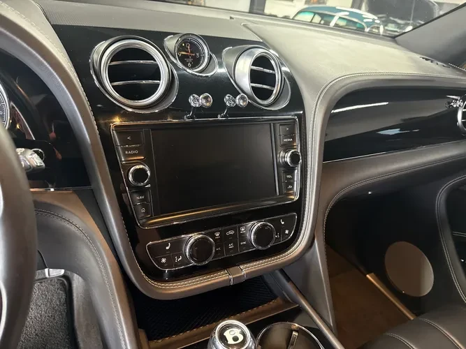 2018 Bentley Bentayga - Image 11 of 15