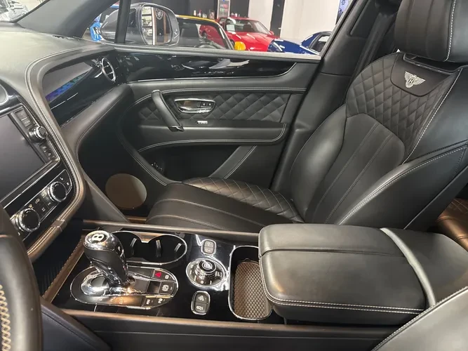 2018 Bentley Bentayga - Image 9 of 15
