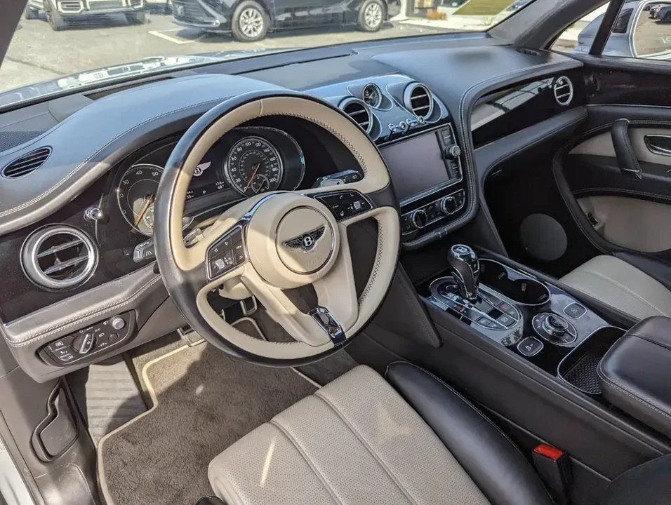 2018 Bentley Bentayga - Image 9 of 19