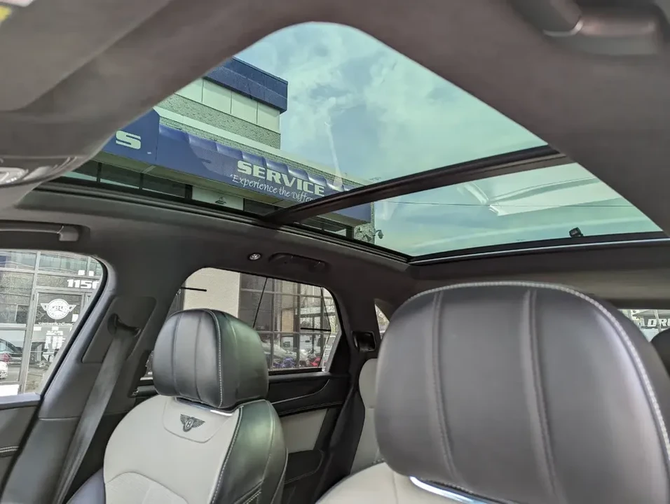 2018 Bentley Bentayga - Image 8 of 19