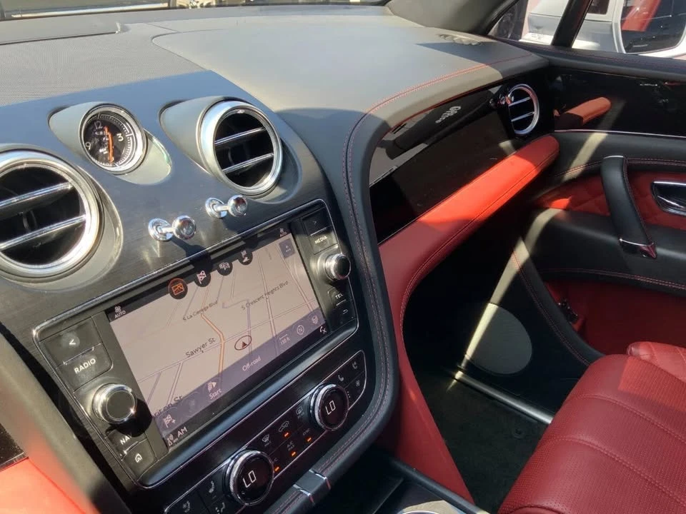 2018 Bentley Bentayga - Image 11 of 20