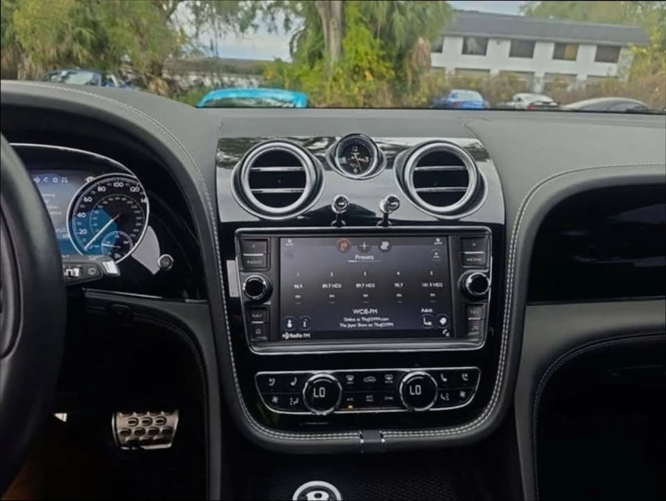 2018 Bentley Bentayga - Image 10 of 16