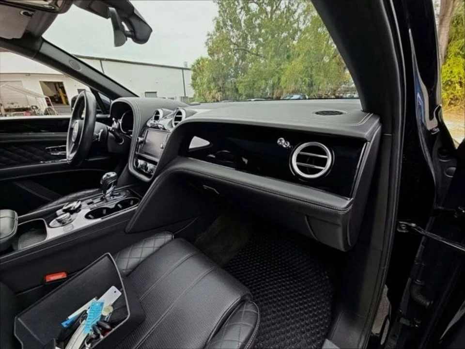 2018 Bentley Bentayga - Image 9 of 16
