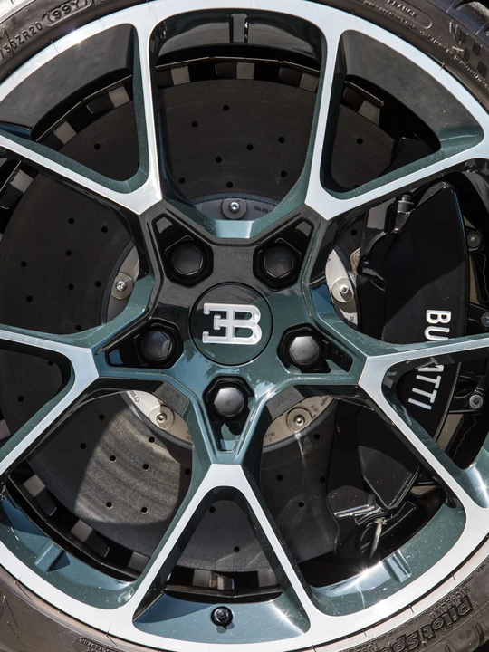 2018 Bugatti Chiron - Image 13 of 27