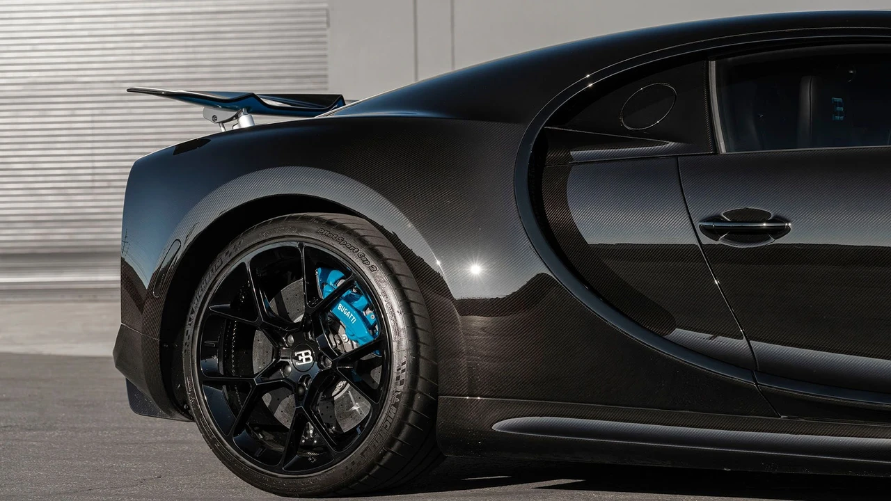 2018 Bugatti Chiron - Image 26 of 31