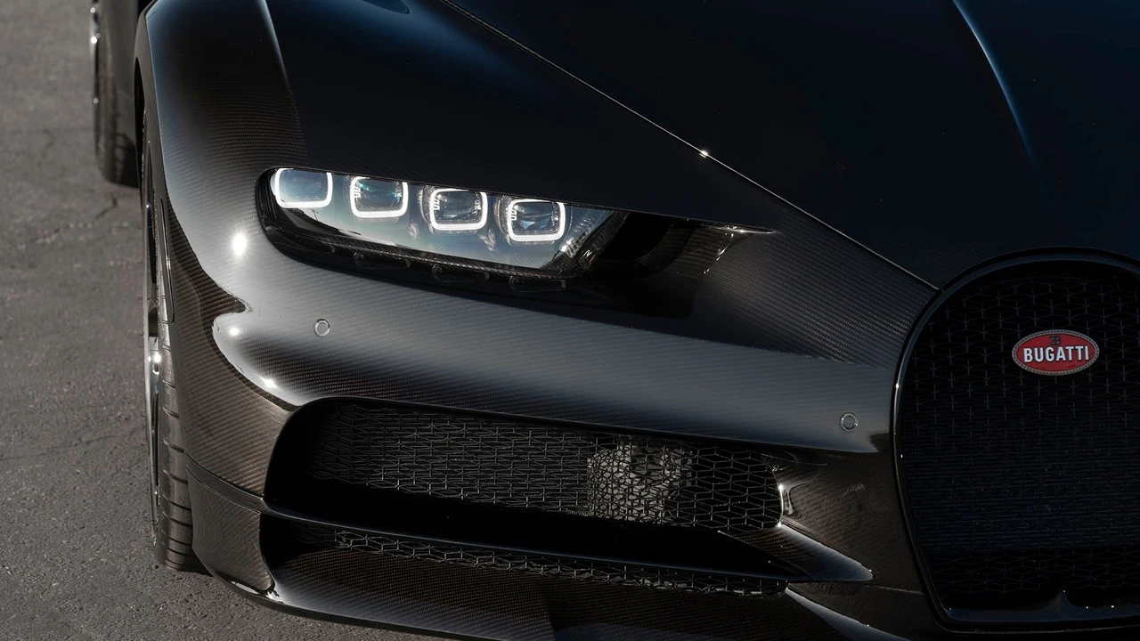 2018 Bugatti Chiron - Image 11 of 31