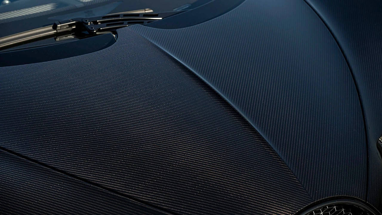 2018 Bugatti Chiron - Image 17 of 31