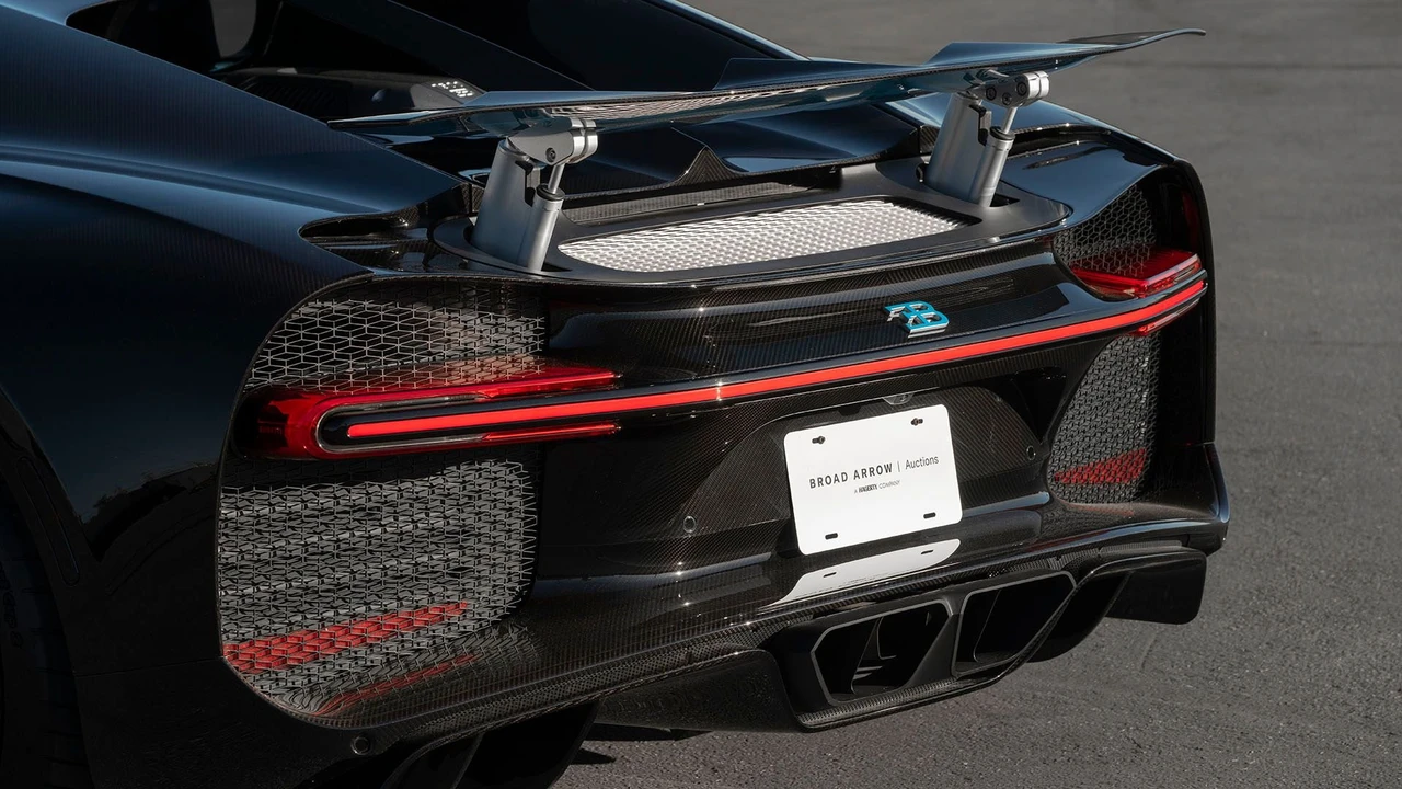2018 Bugatti Chiron - Image 30 of 31