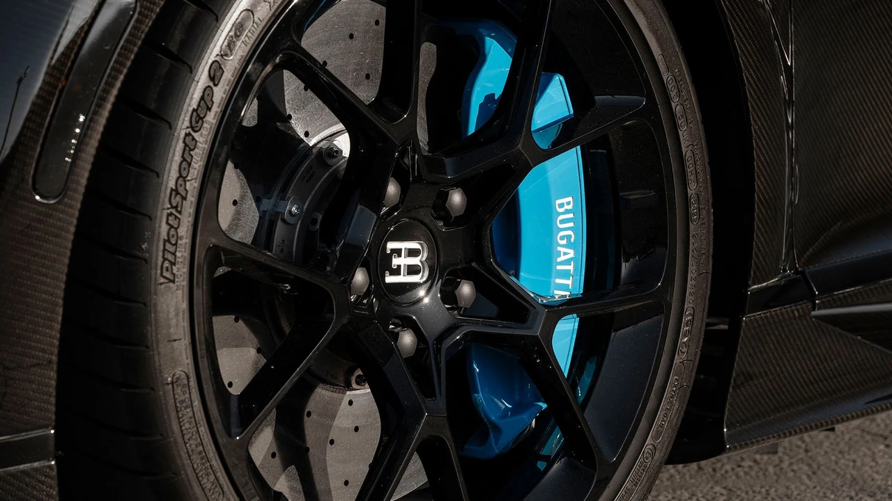 2018 Bugatti Chiron - Image 22 of 31