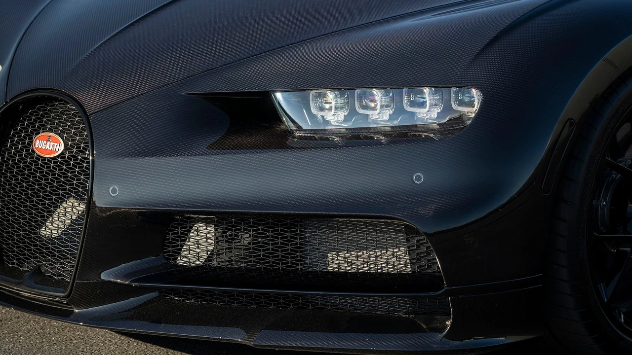 2018 Bugatti Chiron - Image 14 of 31