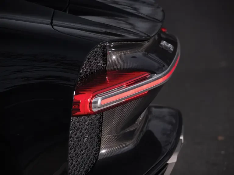 2018 Bugatti Chiron - Image 23 of 31