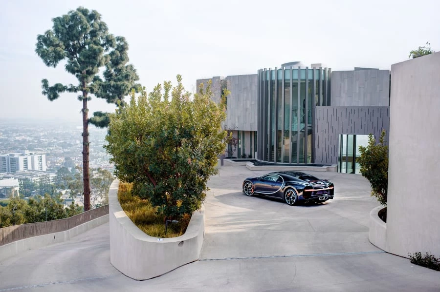 2018 Bugatti Chiron - Image 25 of 25