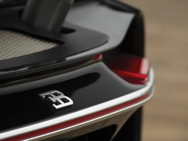 2018 Bugatti Chiron - Image 24 of 31