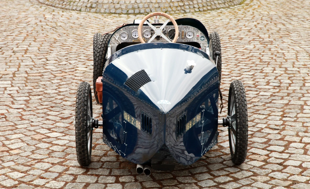 2018 Bugatti - Image 10 of 18