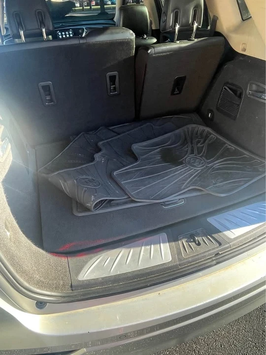 2018 Buick Envision - Image 2 of 8
