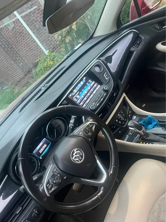2018 Buick Envision - Image 2 of 5