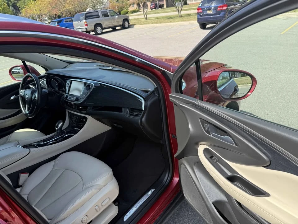 2018 Buick Envision - Image 7 of 11