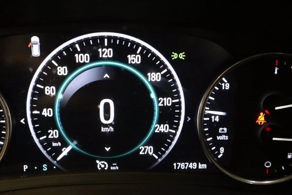 2018 Buick Envision - Image 2 of 20