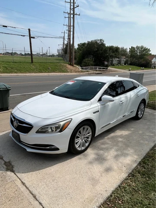 2018 Buick LaCrosse - Image 2 of 10