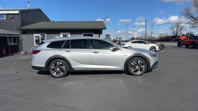 2018 Buick Regal - Image 9 of 14