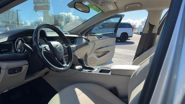 2018 Buick Regal - Image 13 of 14