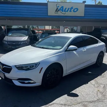 2018 Buick Regal Essence
