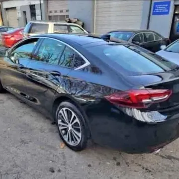 2018 Buick Regal Premium II Sedan 4D