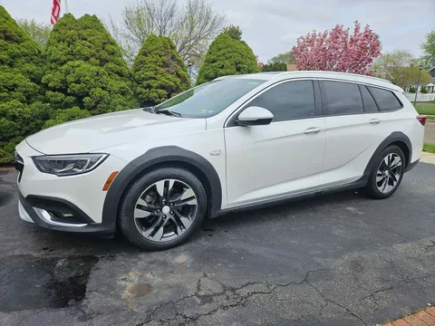 2018 Buick Regal TourX Essence