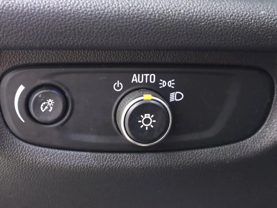 2018 Buick Regal - Image 10 of 20