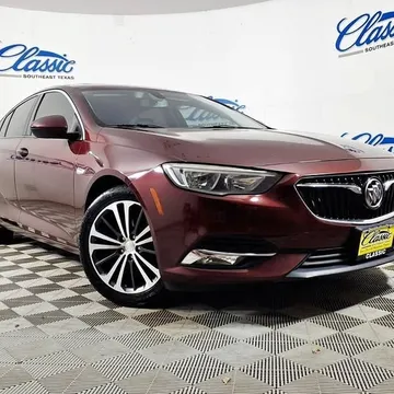 2018 Buick Regal Sportback Essence