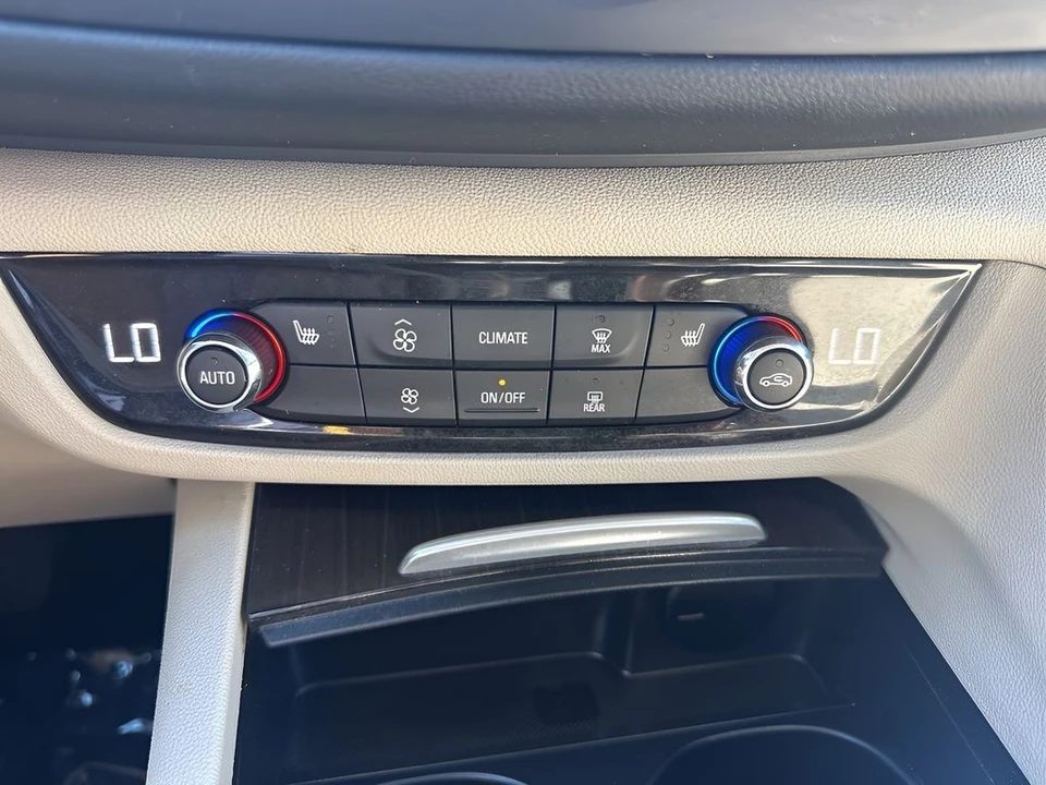 2018 Buick Regal - Image 18 of 21