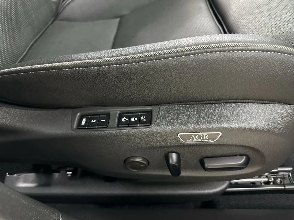 2018 Buick Regal - Image 19 of 21