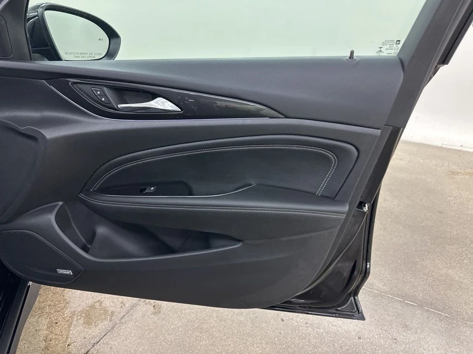 2018 Buick Regal - Image 18 of 21