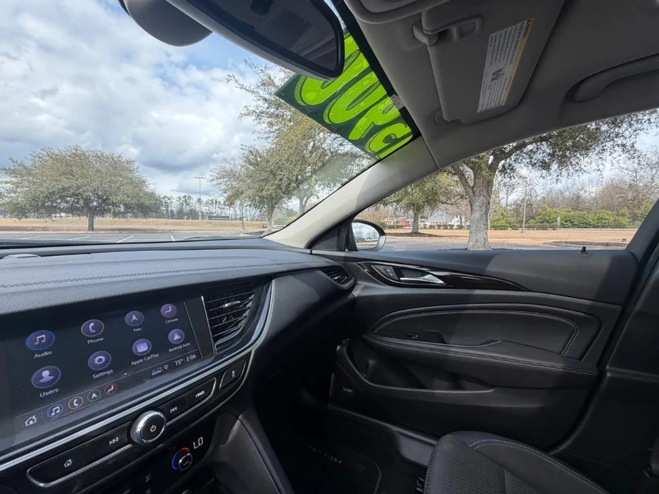 2018 Buick Regal - Image 15 of 21