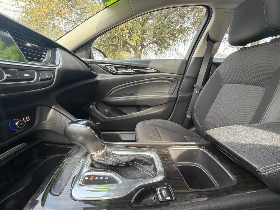 2018 Buick Regal - Image 14 of 21