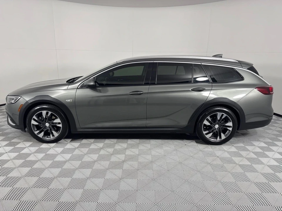 2018 Buick Regal - Image 9 of 12