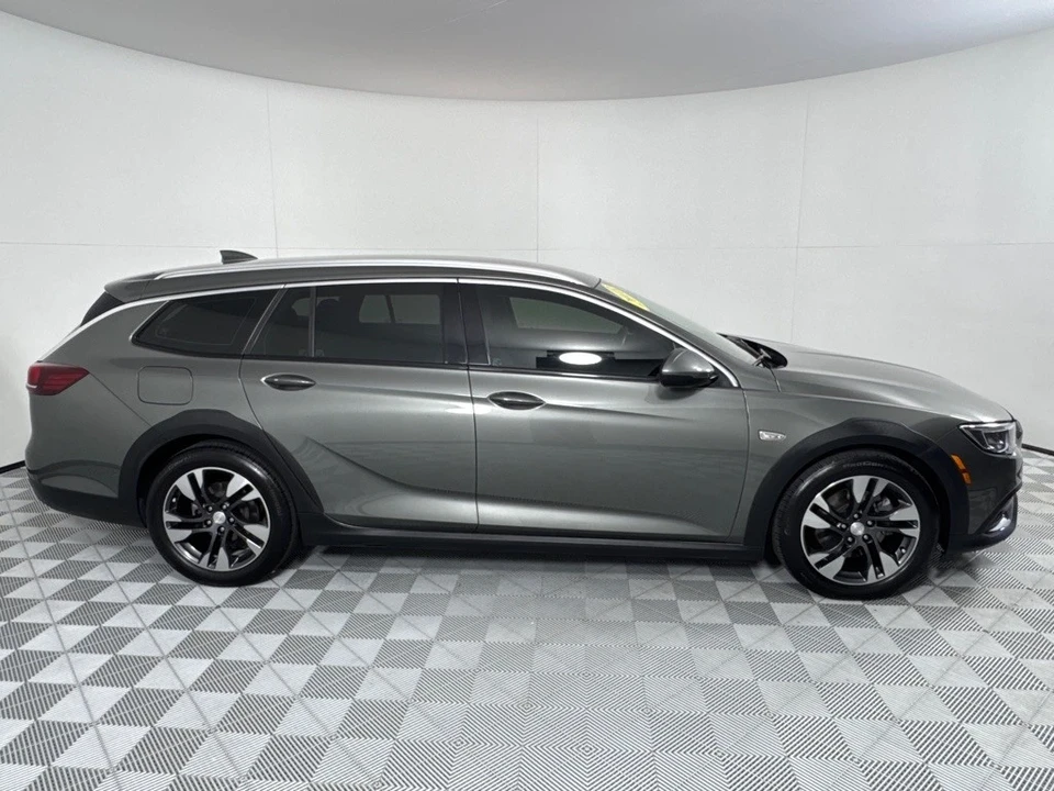 2018 Buick Regal - Image 4 of 12