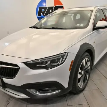 2018 Buick Regal TourX Essence AWD