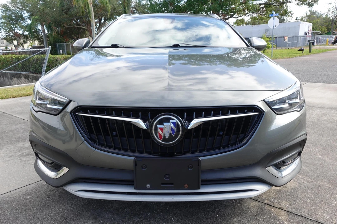 2018 Buick Regal - Image 2 of 31
