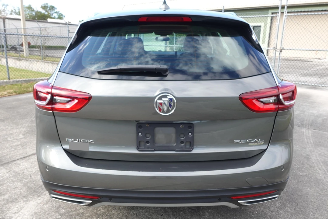 2018 Buick Regal - Image 5 of 31