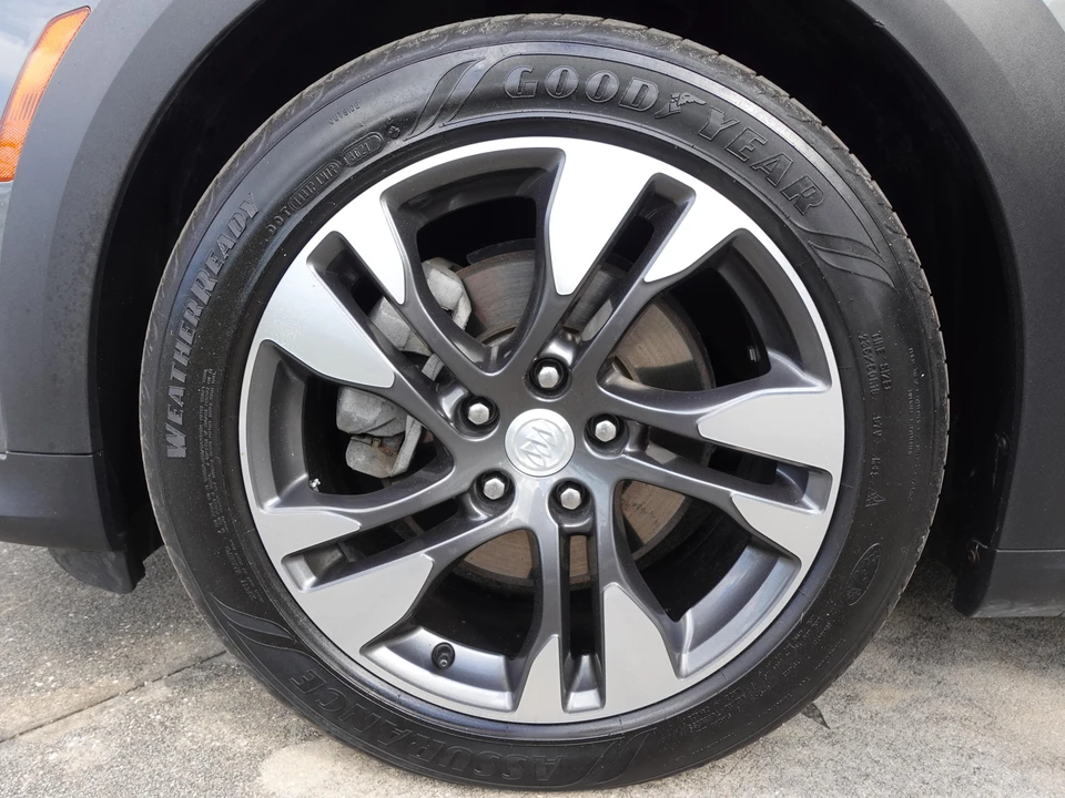 2018 Buick Regal - Image 21 of 31