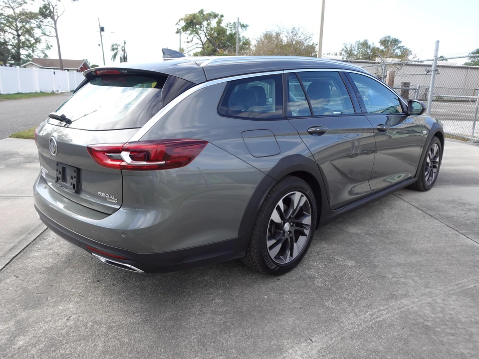 2018 Buick Regal - Image 8 of 31