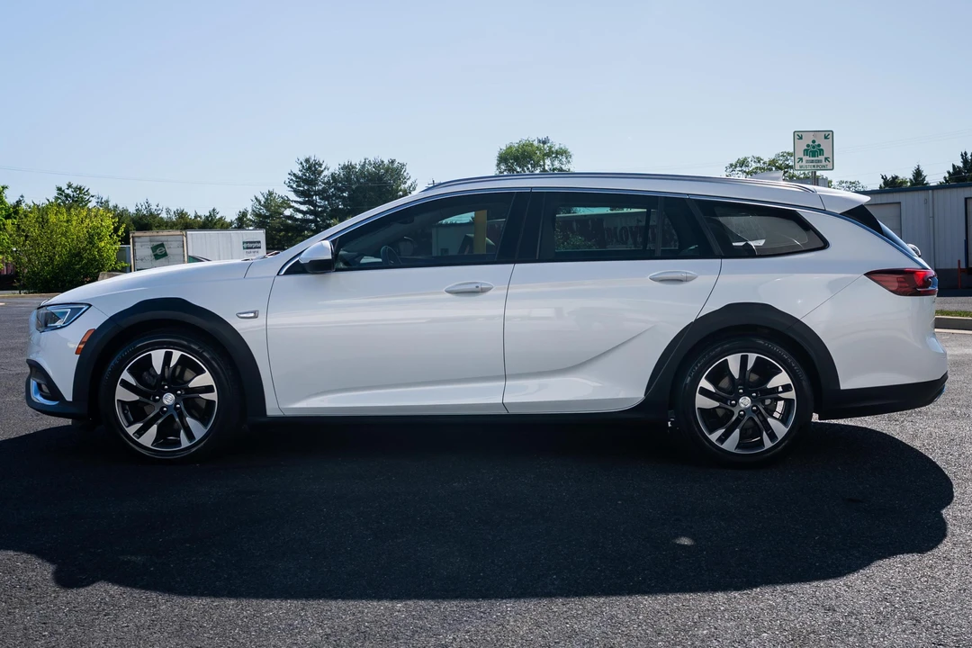 2018 Buick Regal - Image 3 of 31