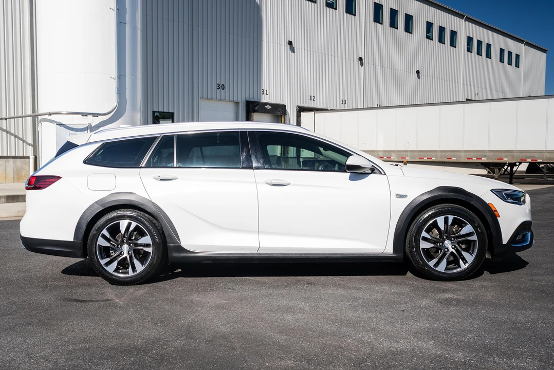 2018 Buick Regal - Image 10 of 31