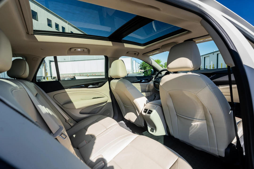 2018 Buick Regal - Image 29 of 31