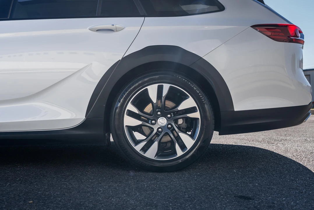 2018 Buick Regal - Image 21 of 31