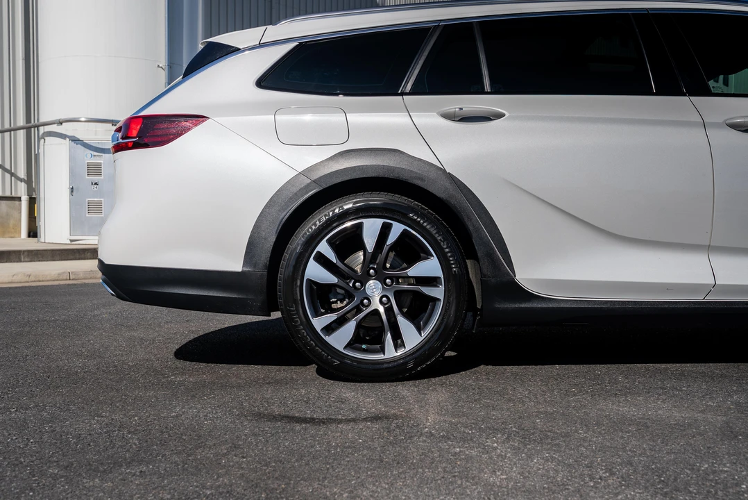 2018 Buick Regal - Image 22 of 31