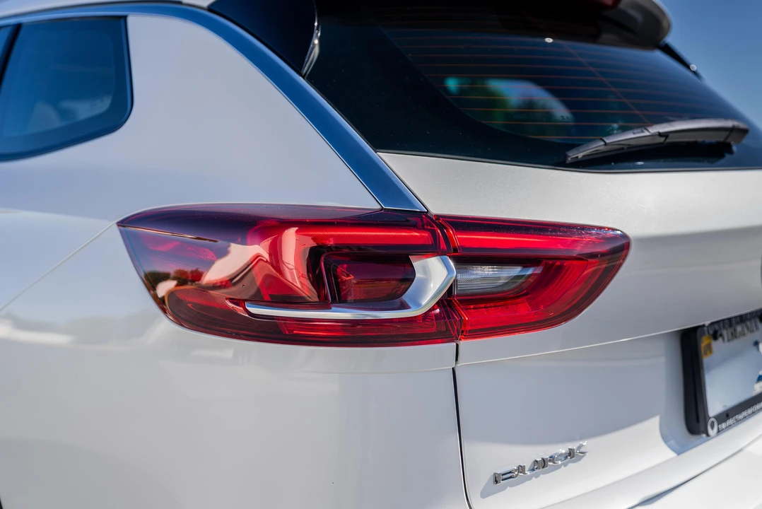 2018 Buick Regal - Image 16 of 31