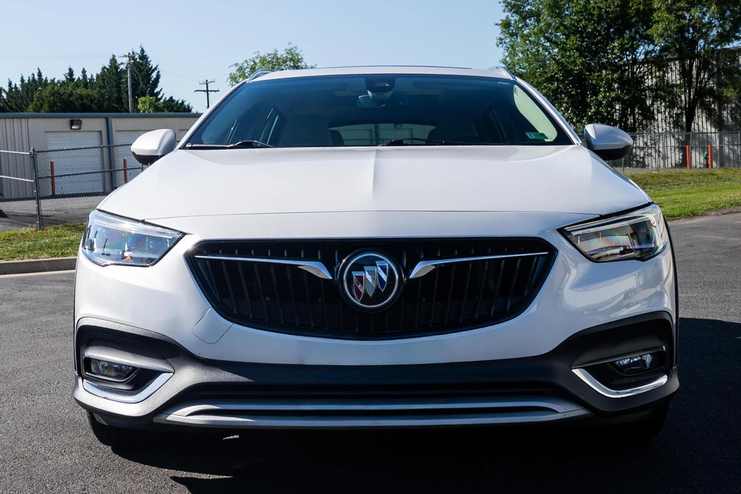 2018 Buick Regal - Image 2 of 31