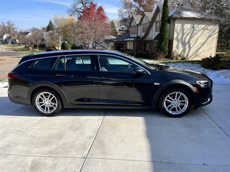 2018 Buick Regal - Image 17 of 31